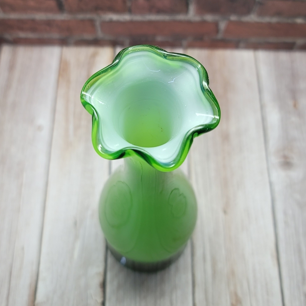 Elegant Vintage Handblown Green White Cased Glass Pedestal Vase - Picture 2 of 7